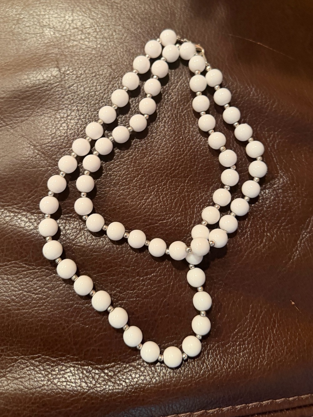 Vintage White Beaded Women's Necklace -